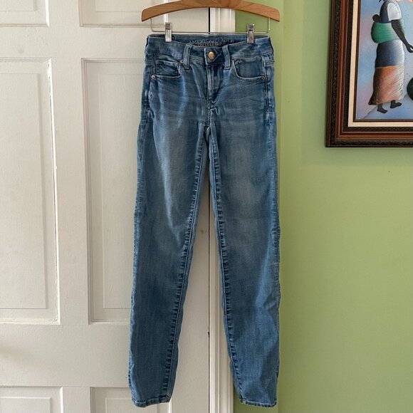 American Eagle Super Super Stretch Skinny Jeans in Light Wash - Picture 3 of 6